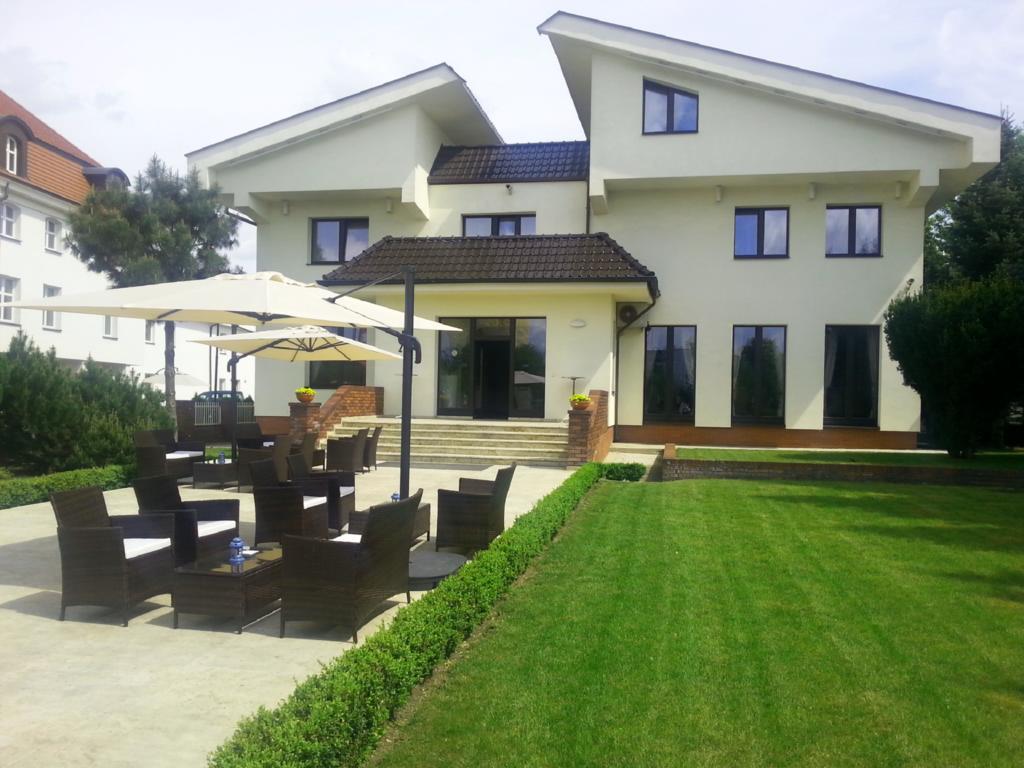 Astoria Bed & Breakfast Swarzędz 外观 照片