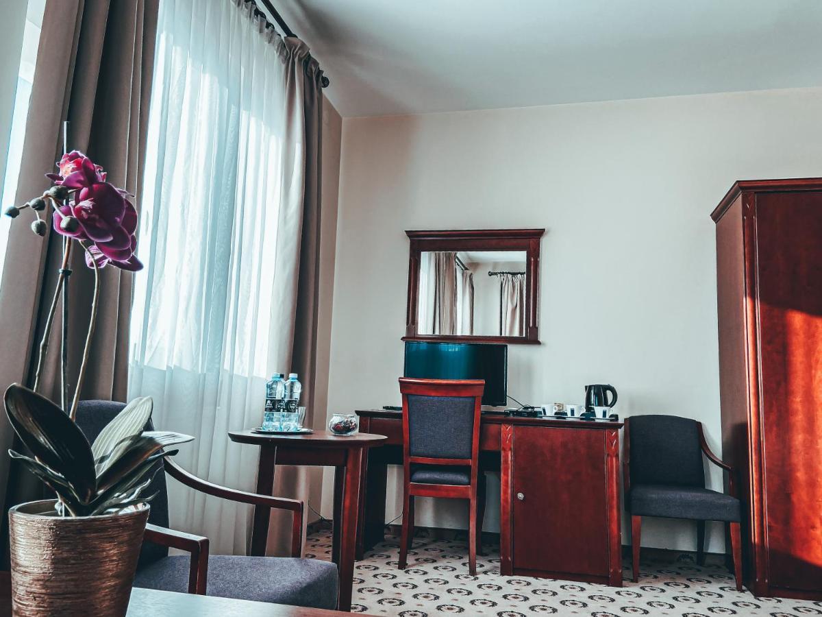Astoria Bed & Breakfast Swarzędz 外观 照片