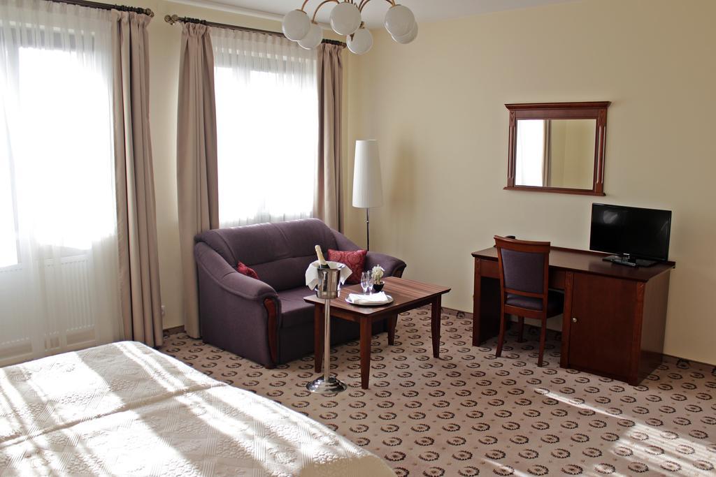Astoria Bed & Breakfast Swarzędz 外观 照片